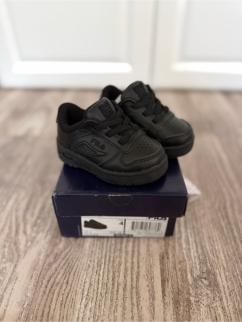 Fila Kids Black Low-Top Sneakers